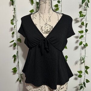 Discreet Black V-Neck Blouse